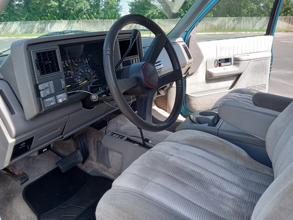 1993 GMC Yukon 1st Gen - Image 23 of 31