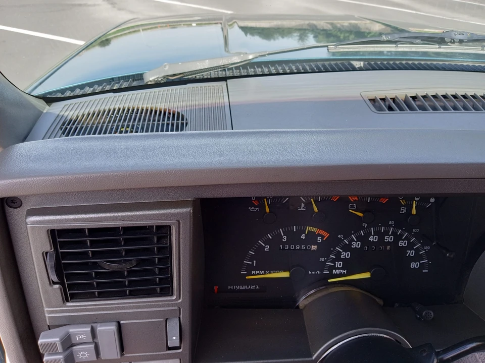1993 GMC Yukon 1st Gen - Image 24 of 31