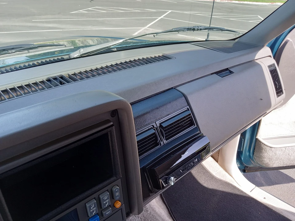 1993 GMC Yukon 1st Gen - Image 25 of 31