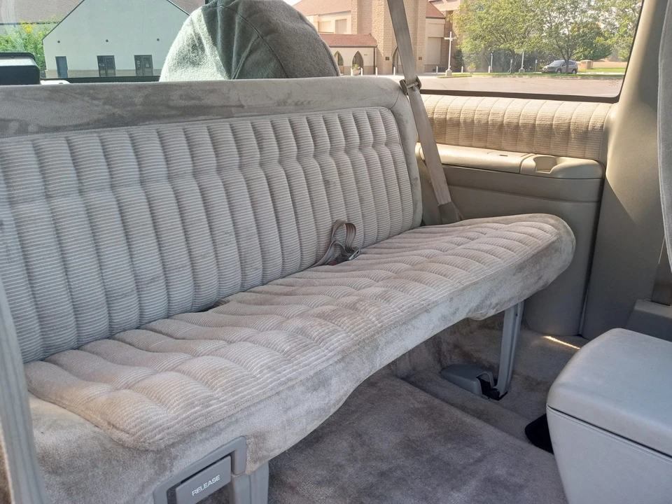 1993 GMC Yukon 1st Gen - Image 28 of 31