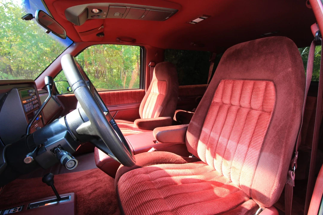 1993 GMC Yukon 1st Gen - Image 28 of 31