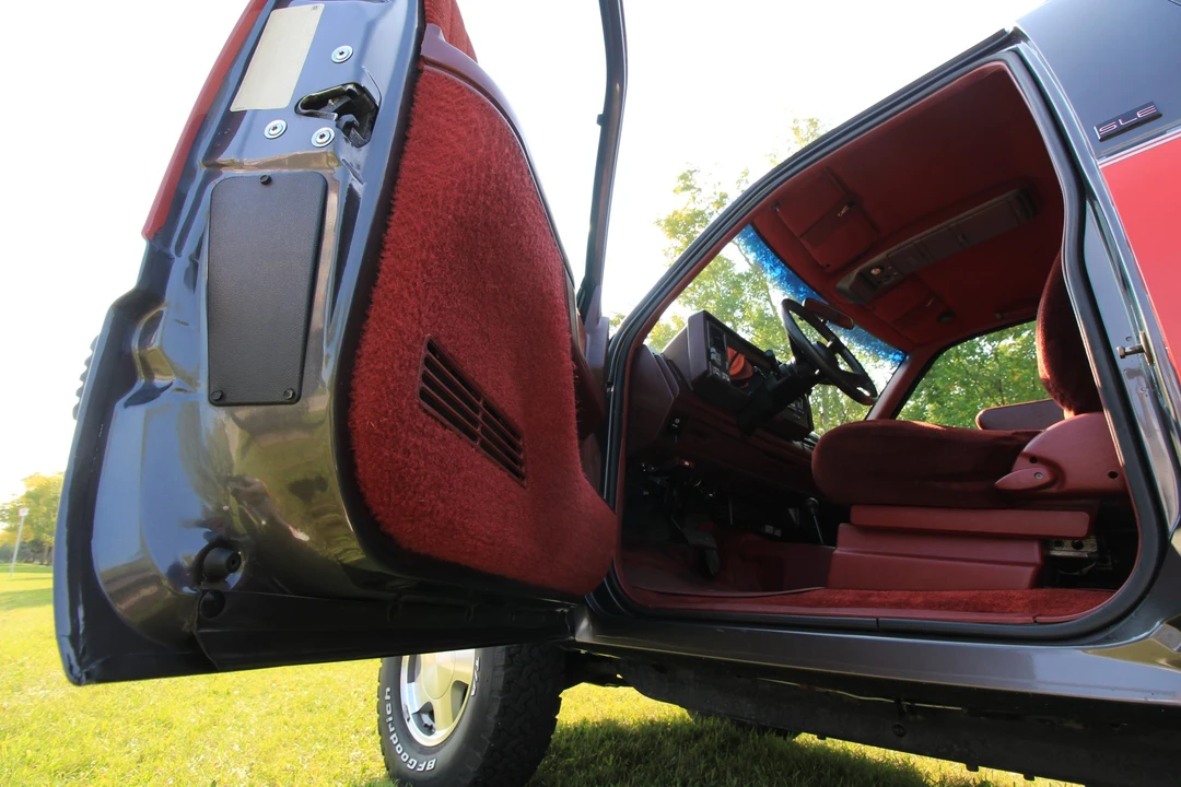 1993 GMC Yukon 1st Gen - Image 24 of 31
