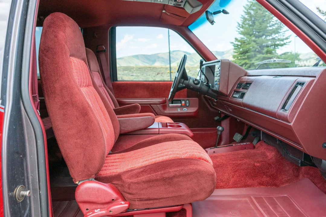 1993 GMC Yukon 1st Gen - Image 27 of 31