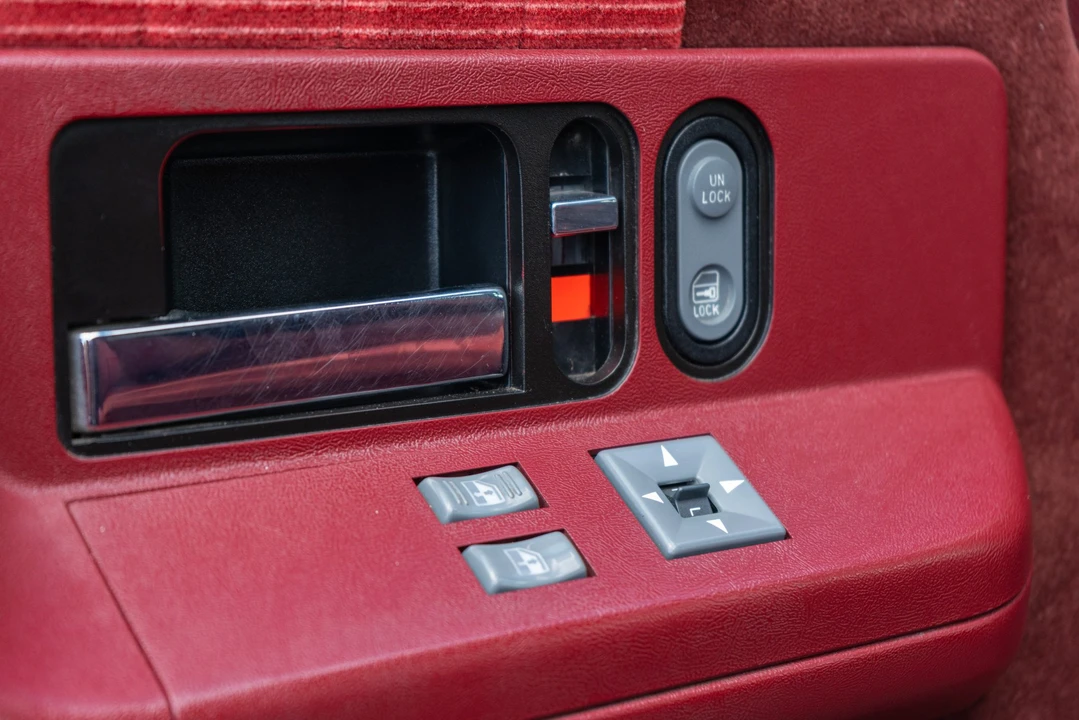 1993 GMC Yukon 1st Gen - Image 26 of 31