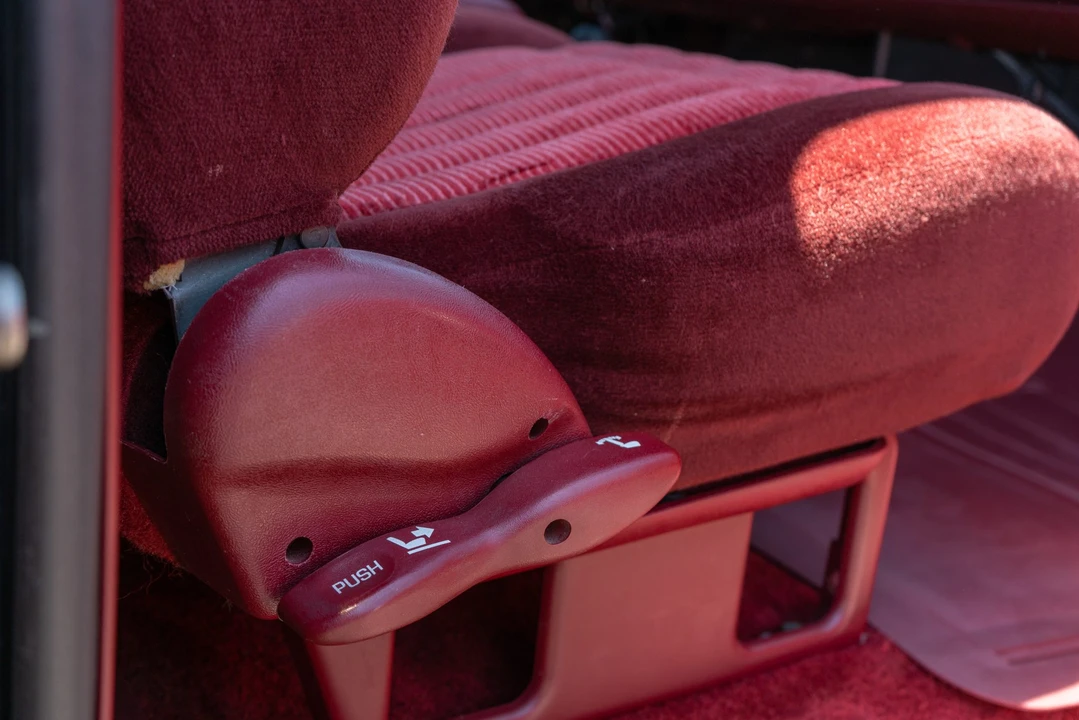 1993 GMC Yukon 1st Gen - Image 30 of 31