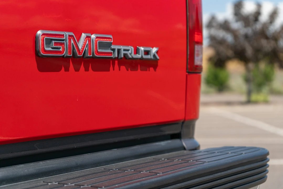 1993 GMC Yukon 1st Gen - Image 18 of 31