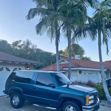 1993 GMC Yukon SLE Sport Utility 4D