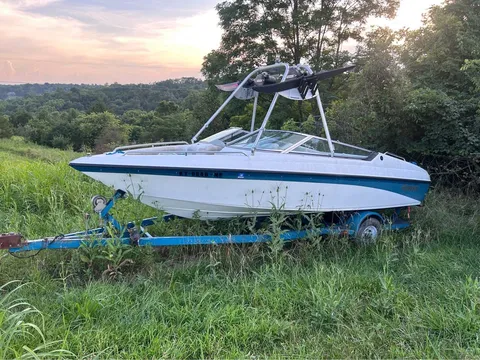 1993 Genesis Bowrider 20'