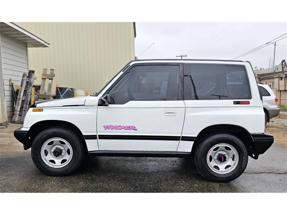 1993 Geo Tracker - Image 2 of 31