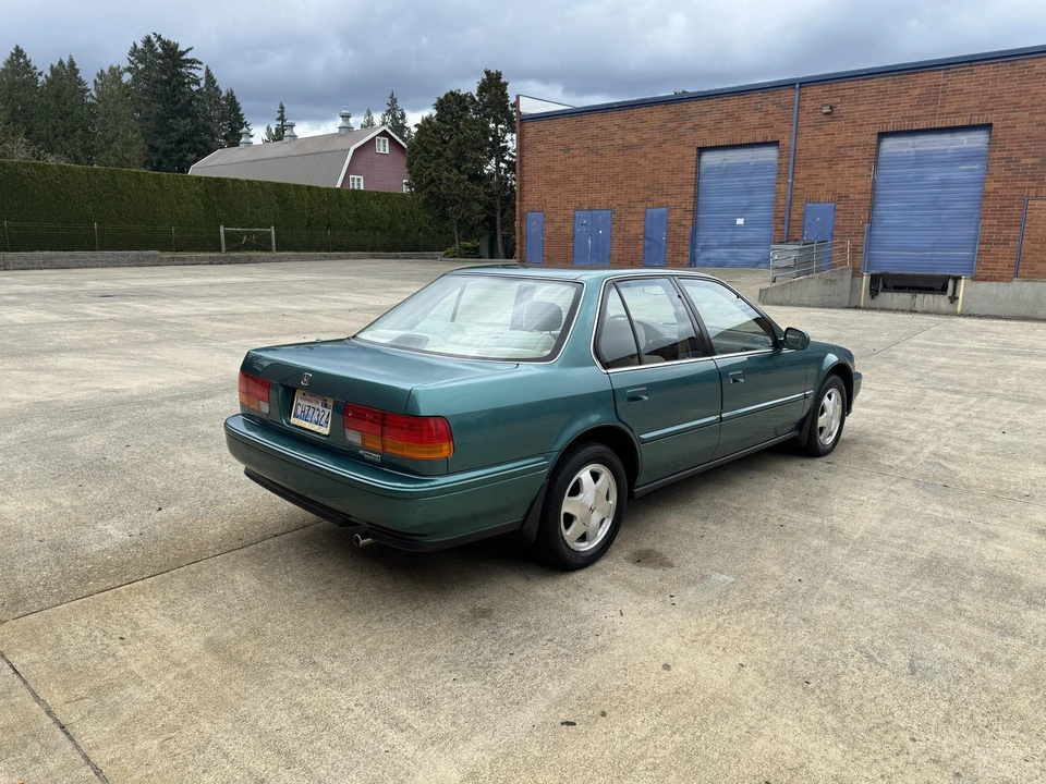 1993 Honda Accord 4th Gen - Image 19 of 31