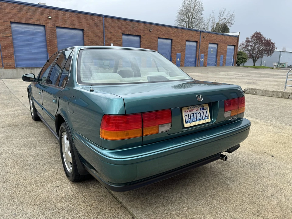 1993 Honda Accord 4th Gen - Image 28 of 31