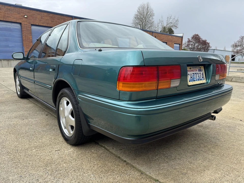 1993 Honda Accord 4th Gen - Image 29 of 31