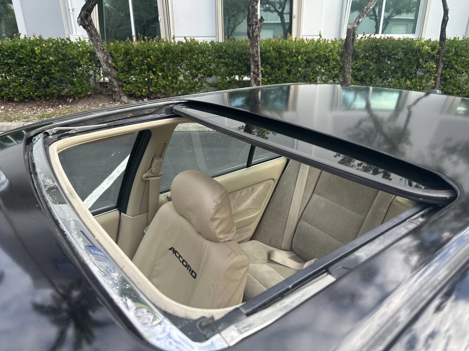 1993 Honda Accord 4th Gen - Image 9 of 20
