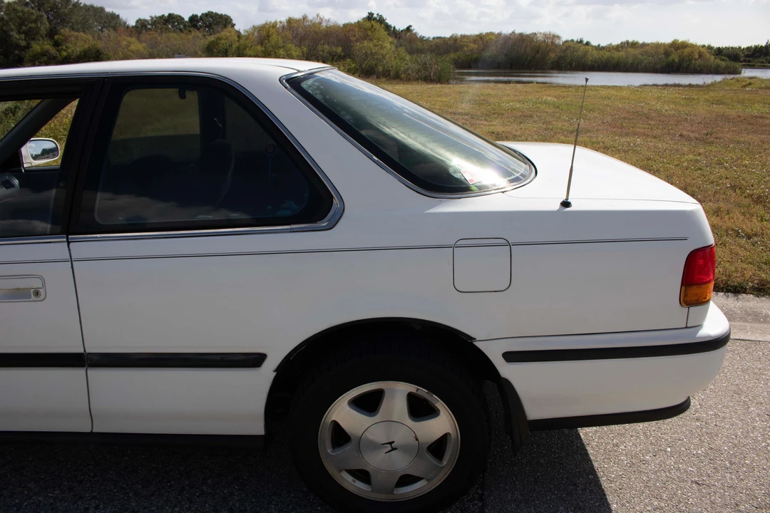 1993 Honda Accord 4th Gen - Image 19 of 31