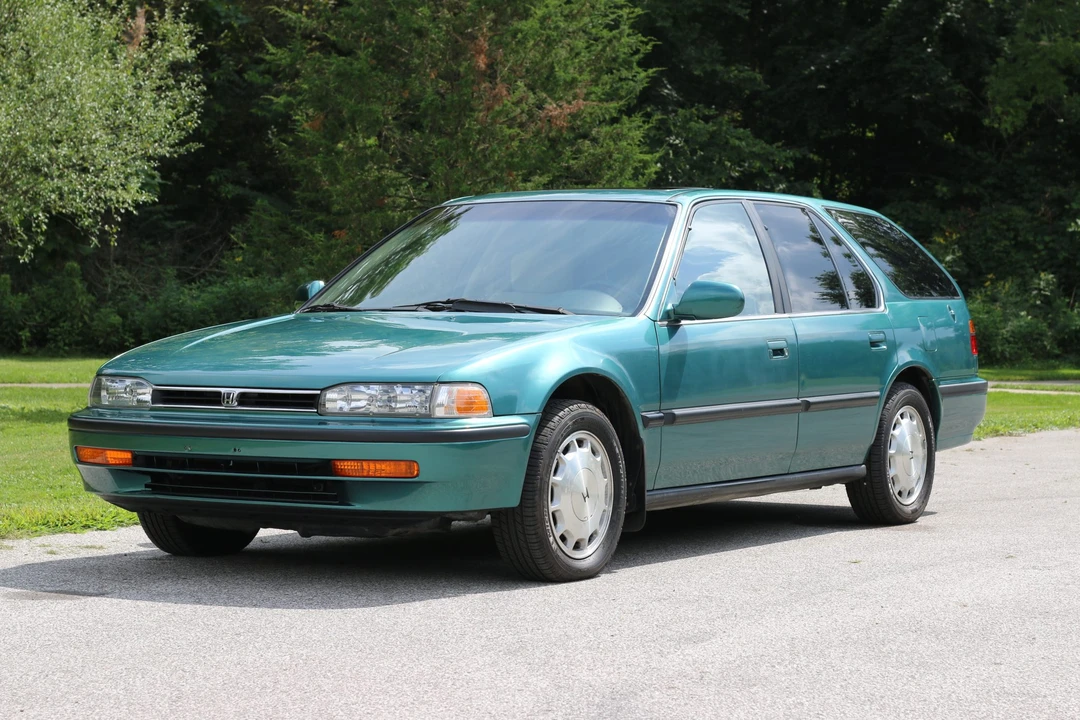 1993 Honda Accord 4th Gen - Image 2 of 31