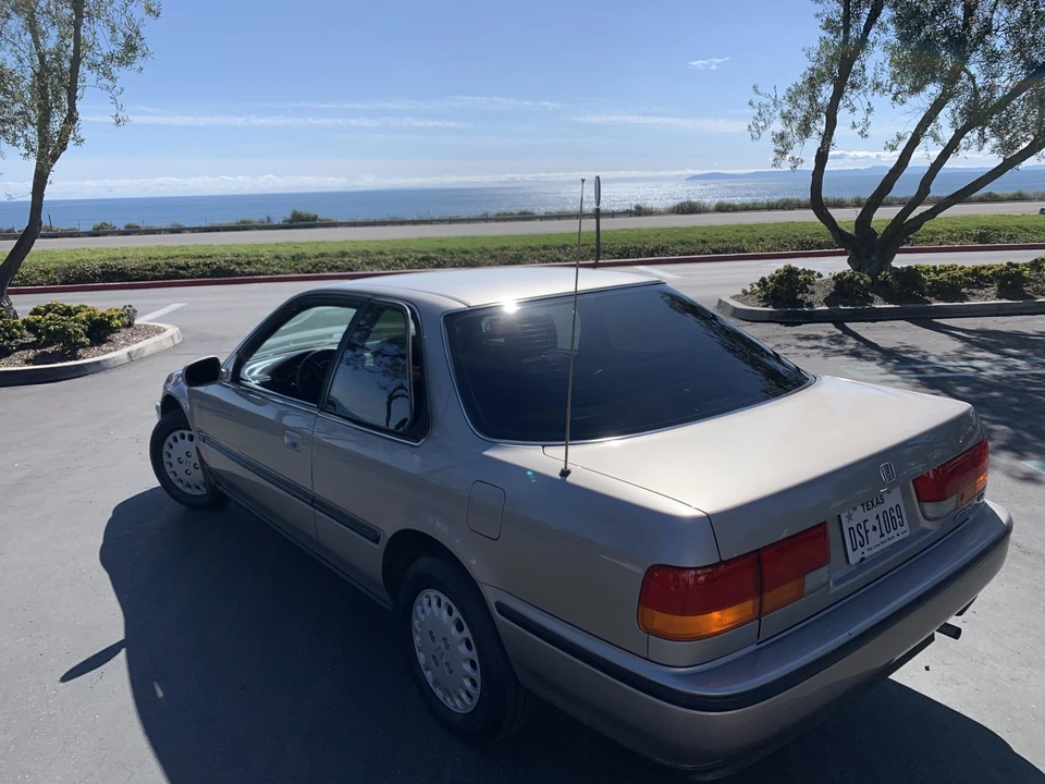 1993 Honda Accord 4th Gen - Image 11 of 31