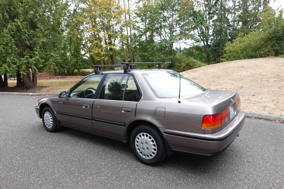 1993 Honda Accord 4th Gen - Image 28 of 31
