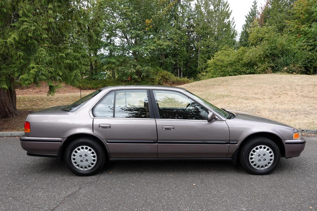 1993 Honda Accord 4th Gen - Image 11 of 31