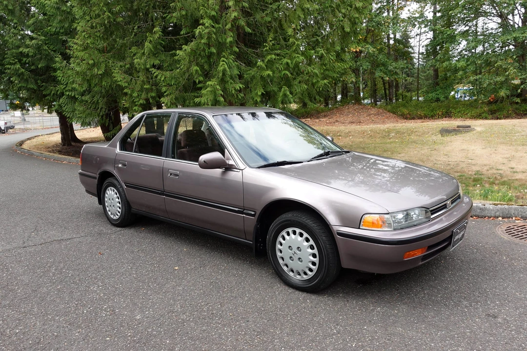 1993 Honda Accord 4th Gen - Image 9 of 31