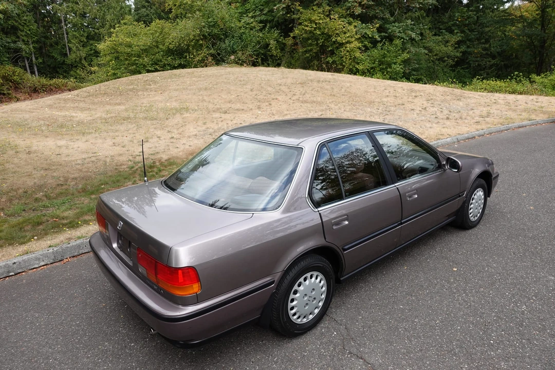 1993 Honda Accord 4th Gen - Image 14 of 31