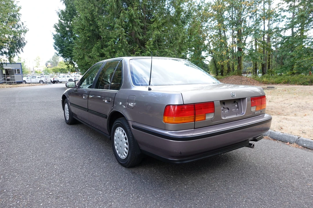 1993 Honda Accord 4th Gen - Image 15 of 31