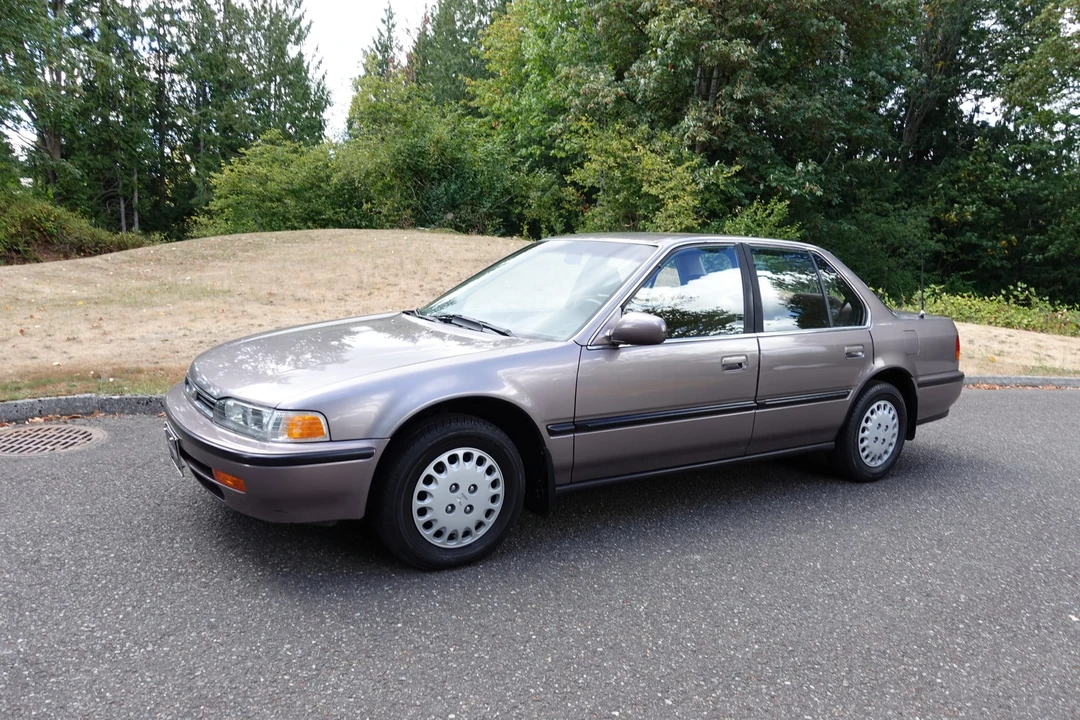 1993 Honda Accord 4th Gen - Image 2 of 31