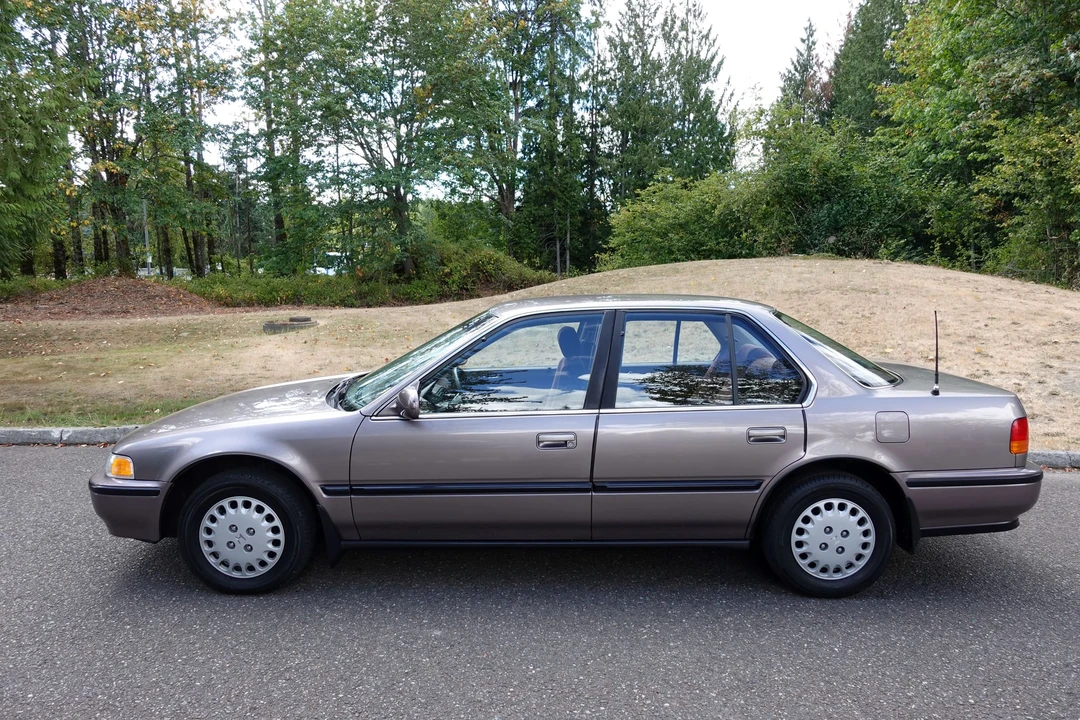 1993 Honda Accord 4th Gen - Image 19 of 31