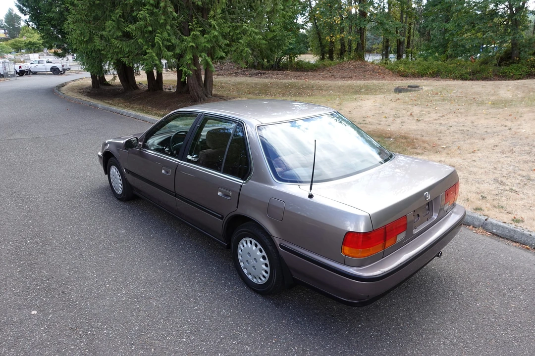 1993 Honda Accord 4th Gen - Image 17 of 31