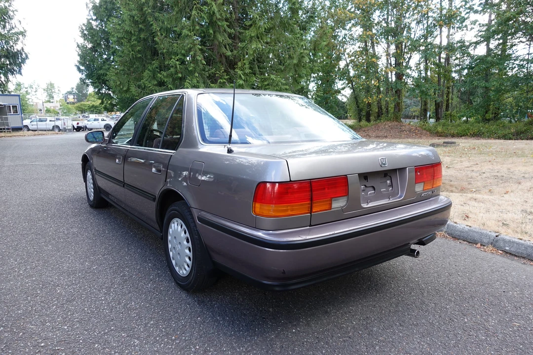 1993 Honda Accord 4th Gen - Image 16 of 31