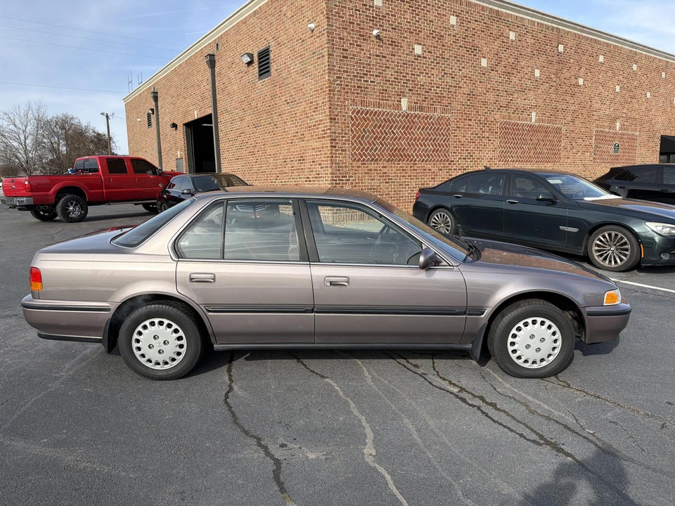 1993 Honda Accord 4th Gen - Image 24 of 31