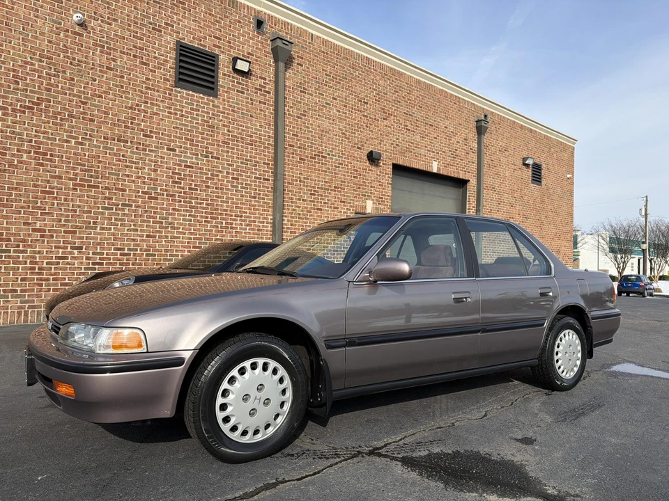 1993 Honda Accord 4th Gen - Image 17 of 31