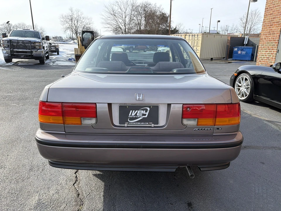 1993 Honda Accord 4th Gen - Image 27 of 31
