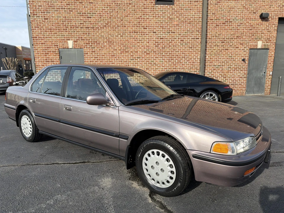 1993 Honda Accord 4th Gen - Image 23 of 31