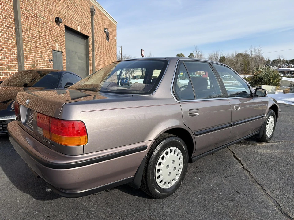 1993 Honda Accord 4th Gen - Image 25 of 31