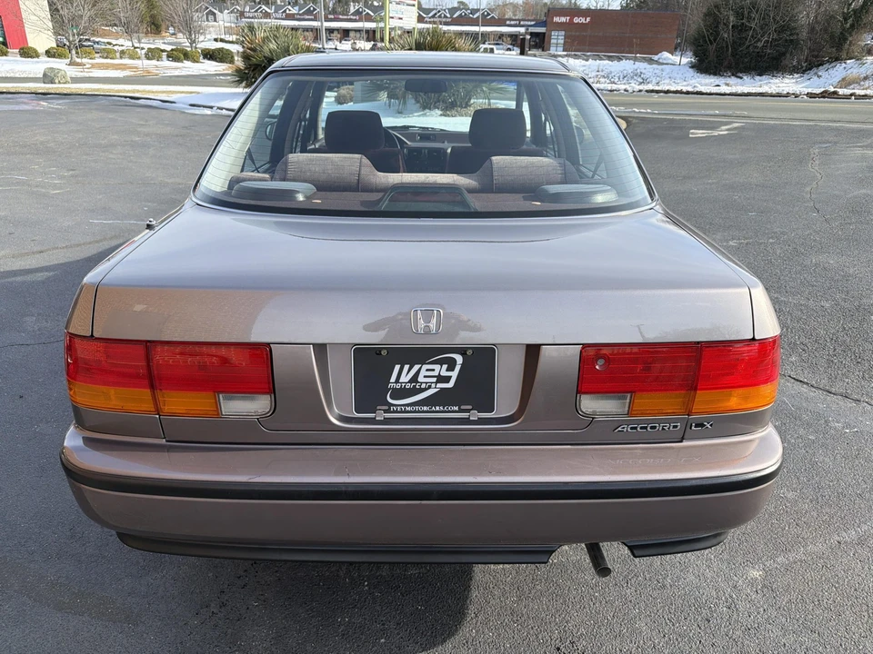 1993 Honda Accord 4th Gen - Image 26 of 31