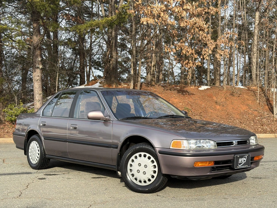 1993 Honda Accord 4th Gen - Image 7 of 31
