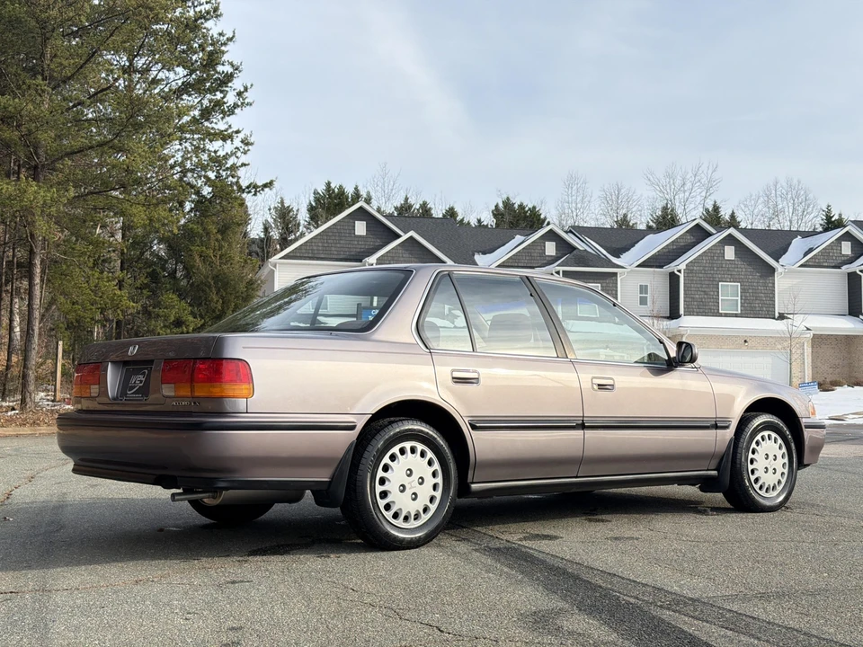 1993 Honda Accord 4th Gen - Image 10 of 31