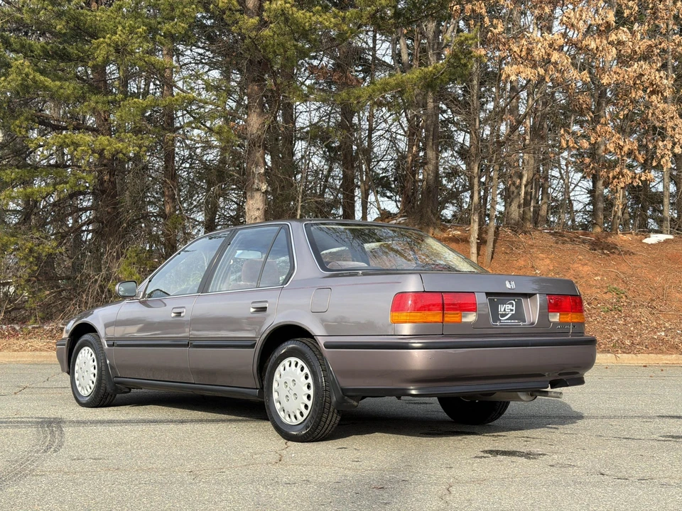 1993 Honda Accord 4th Gen - Image 13 of 31