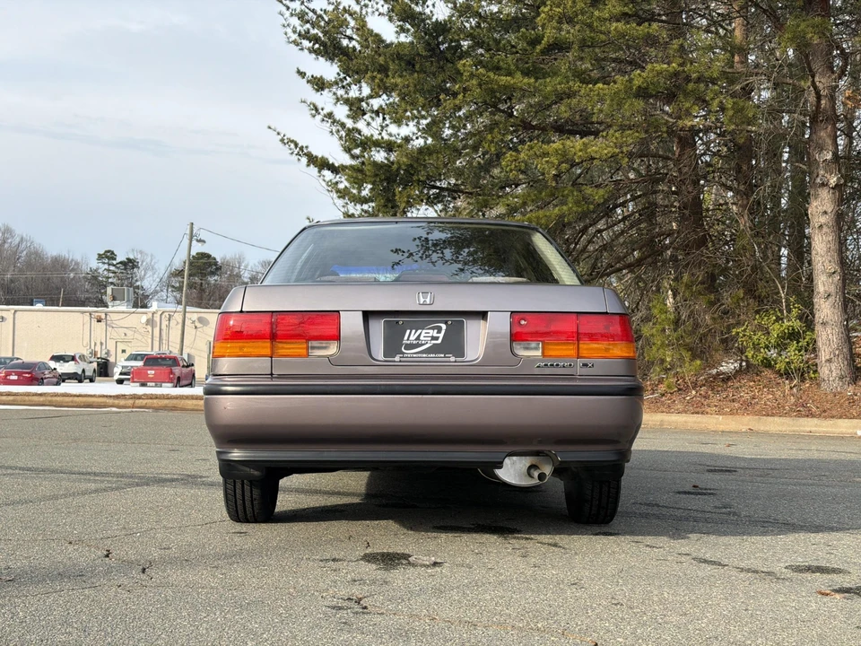 1993 Honda Accord 4th Gen - Image 11 of 31