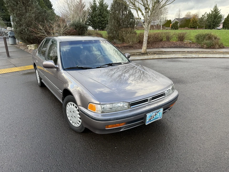 1993 Honda Accord 4th Gen - Image 23 of 31