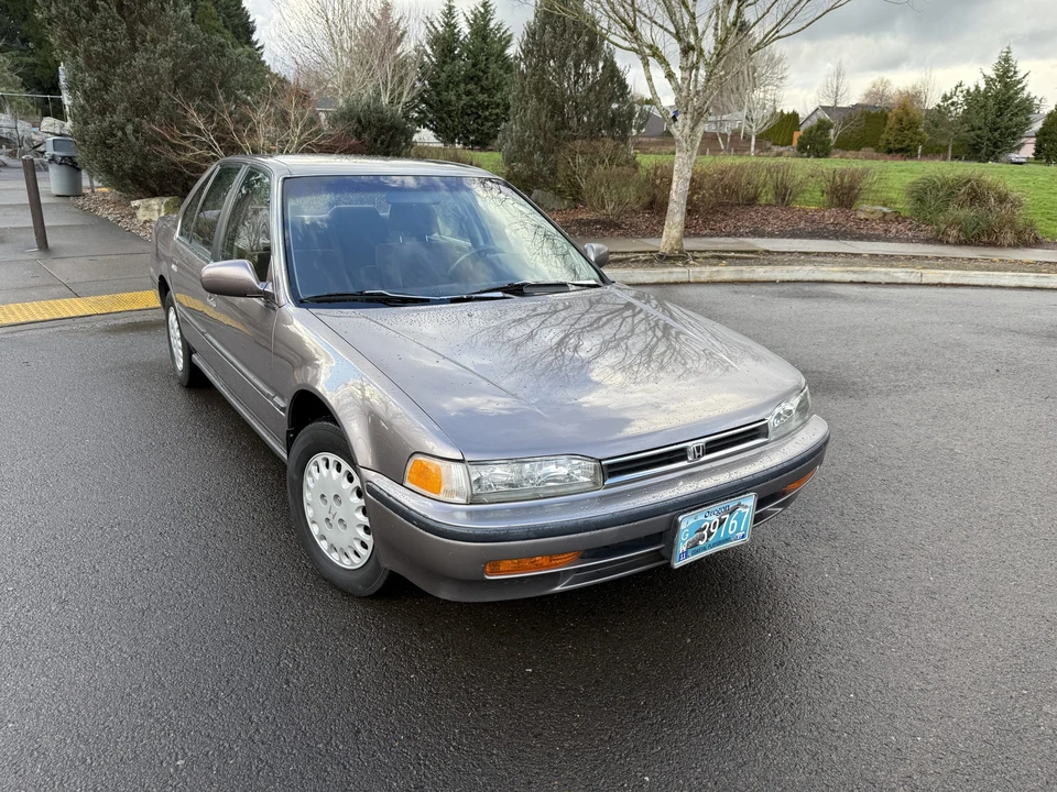 1993 Honda Accord 4th Gen - Image 24 of 31