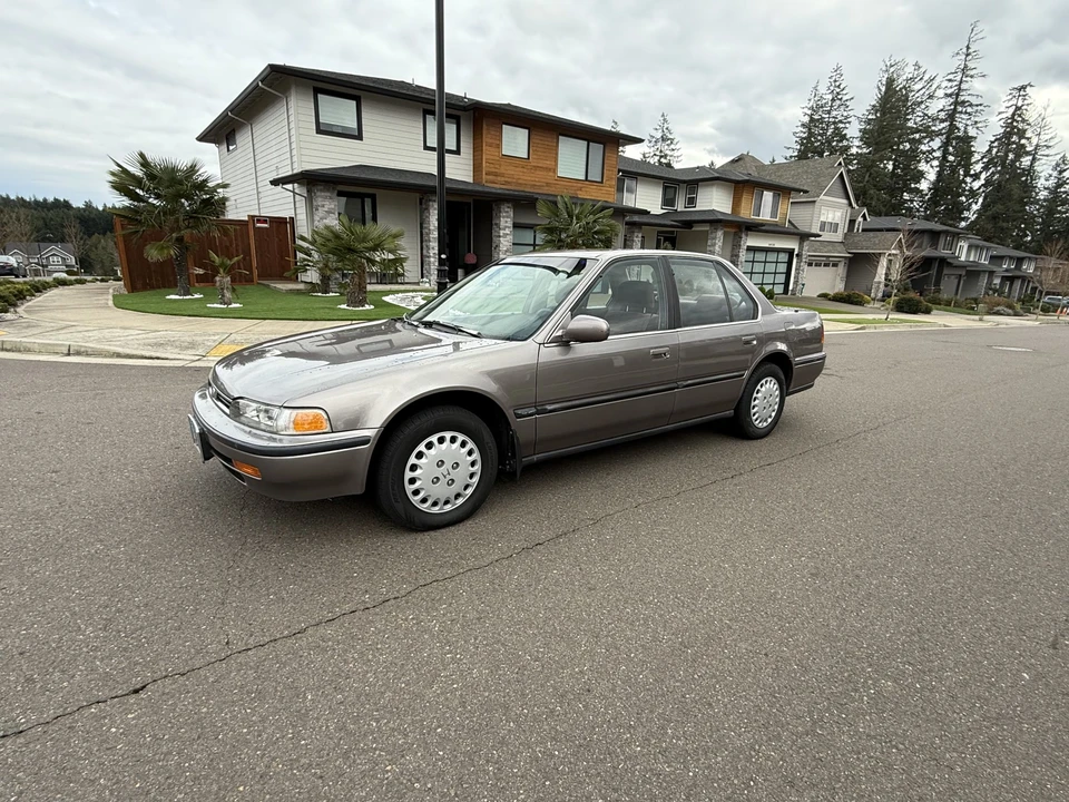 1993 Honda Accord 4th Gen - Image 9 of 31