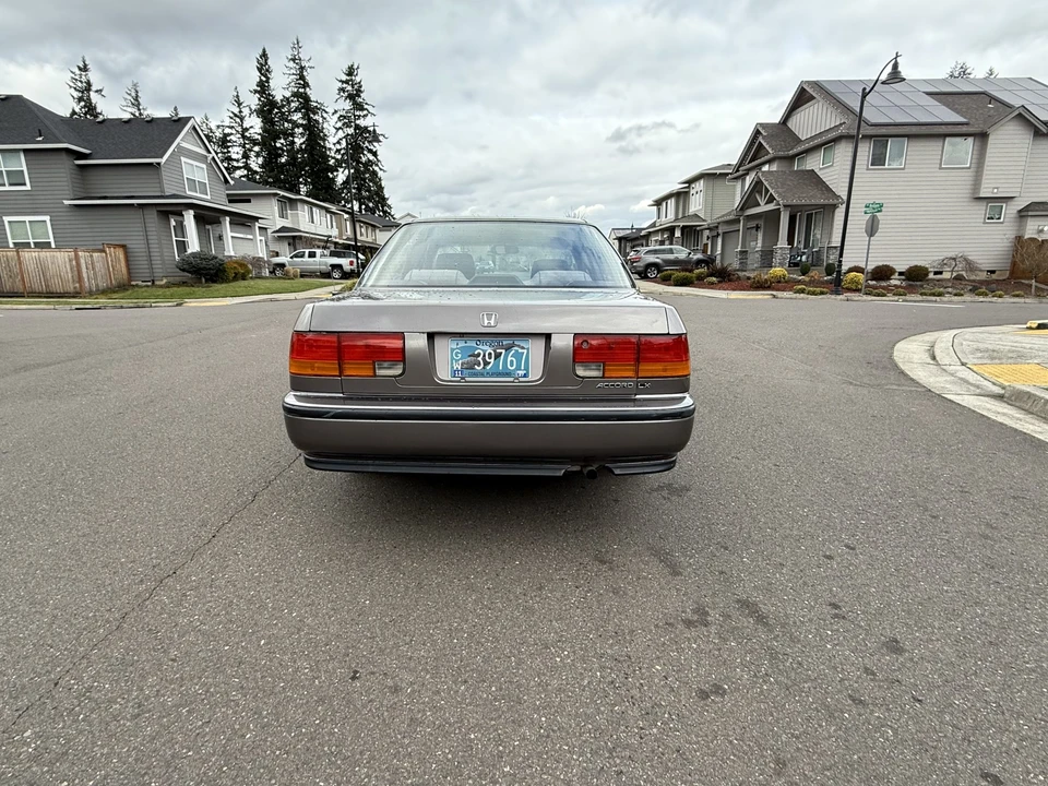 1993 Honda Accord 4th Gen - Image 12 of 31