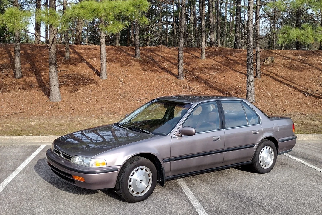 1993 Honda Accord 4th Gen - Image 8 of 31