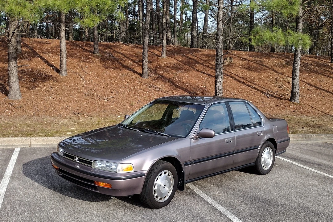 1993 Honda Accord 4th Gen - Image 7 of 31