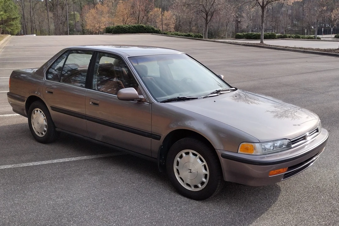 1993 Honda Accord 4th Gen - Image 2 of 31