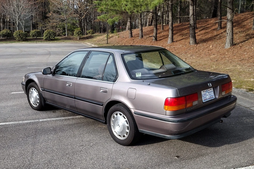 1993 Honda Accord 4th Gen - Image 12 of 31