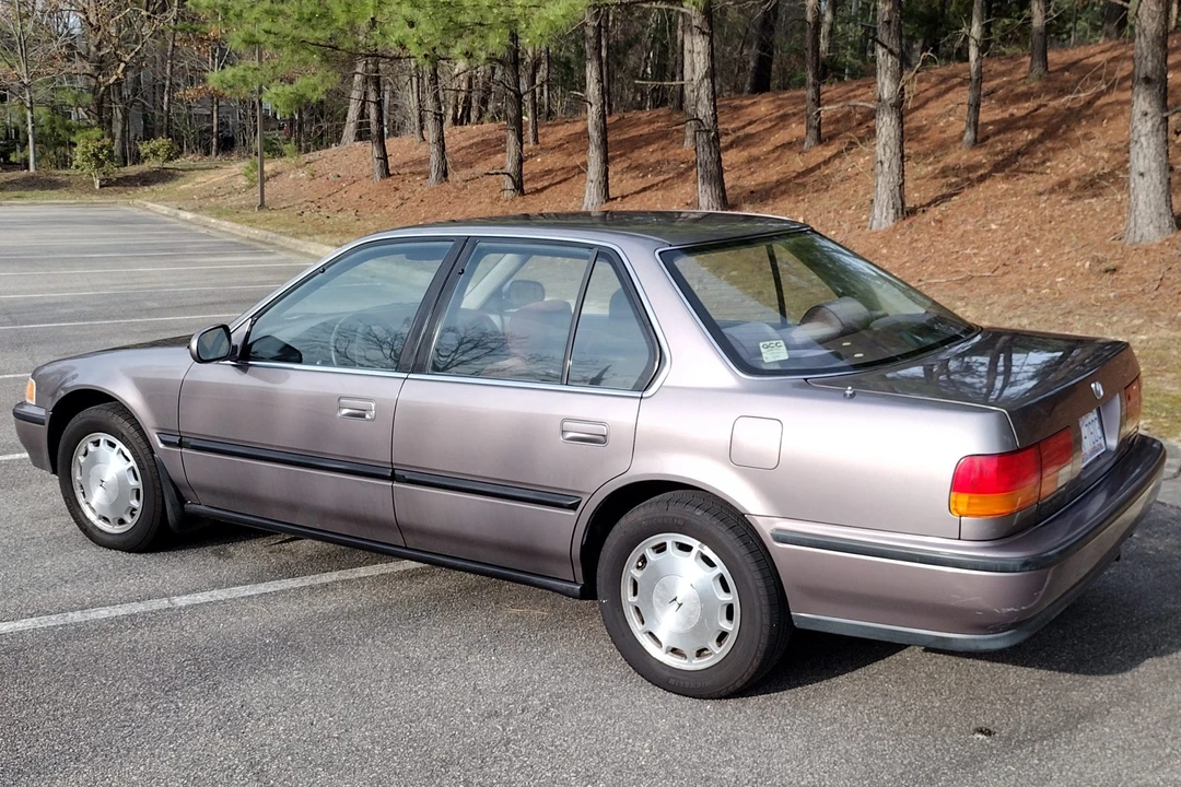 1993 Honda Accord 4th Gen - Image 11 of 31