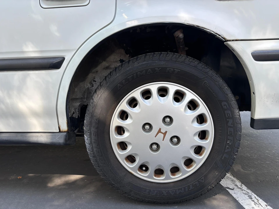 1993 Honda Accord 4th Gen - Image 21 of 31