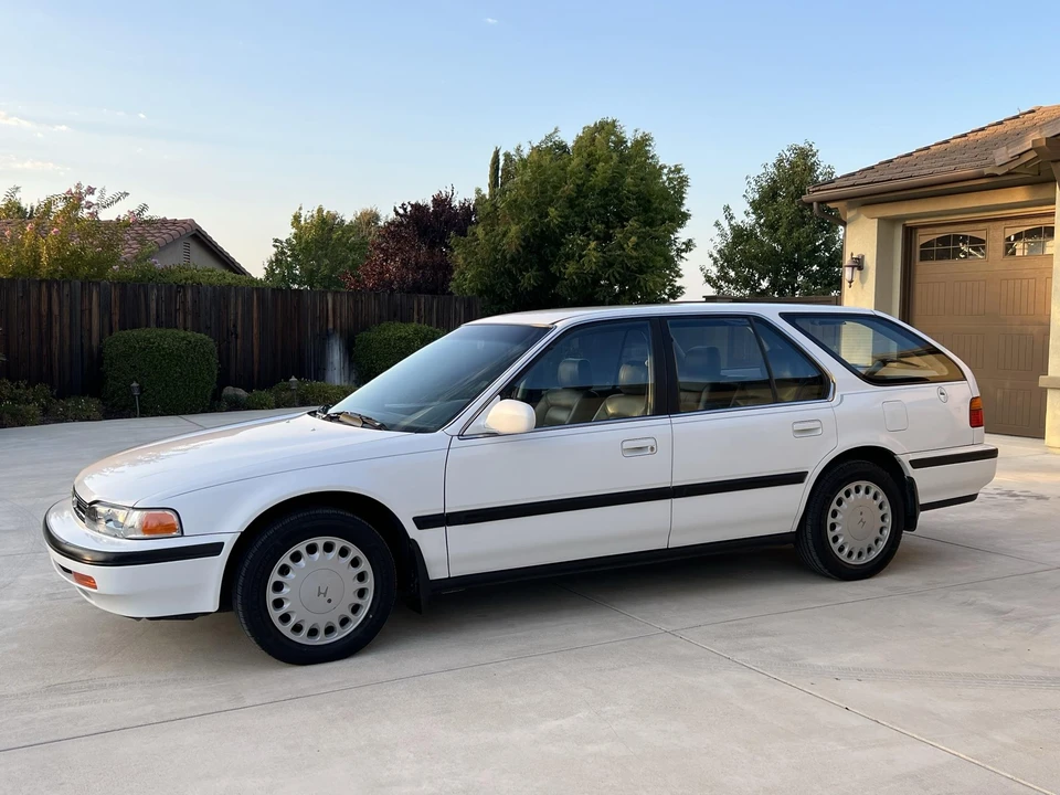 1993 Honda Accord 4th Gen - Image 7 of 31